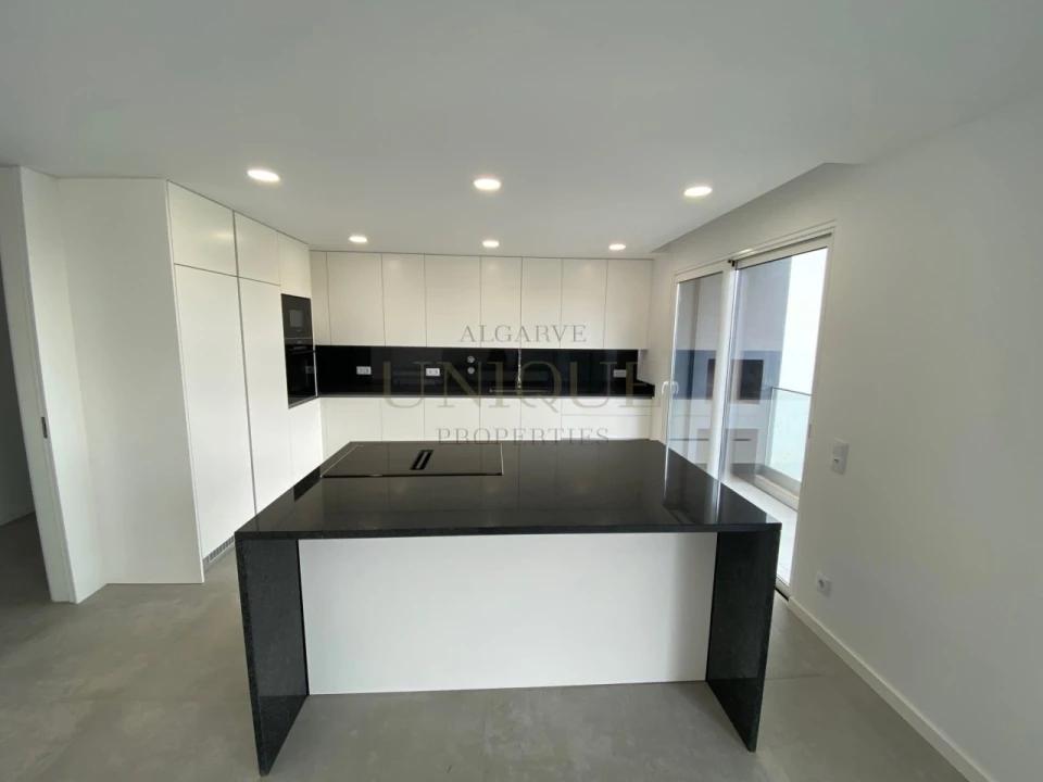 Moradia T4 para Venda em Mexilhoeira Grande Foto 5