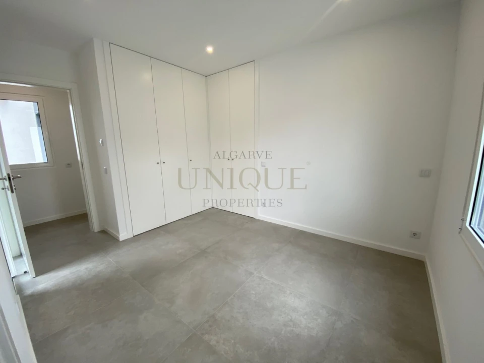 Moradia T4 para Venda em Mexilhoeira Grande Foto 14