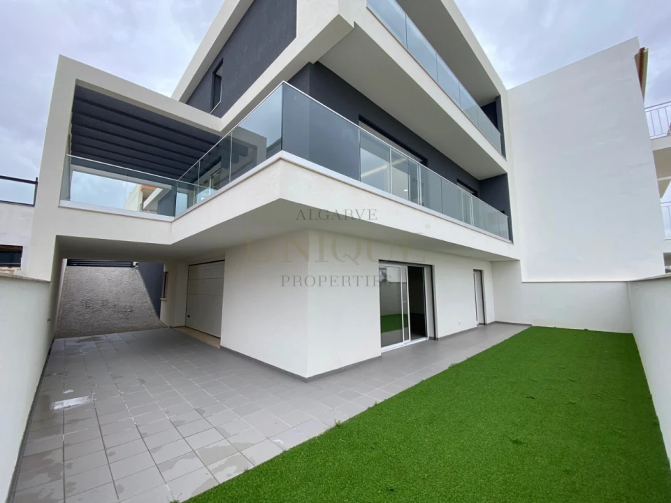 Moradia T4 para Venda em Mexilhoeira Grande Foto 21