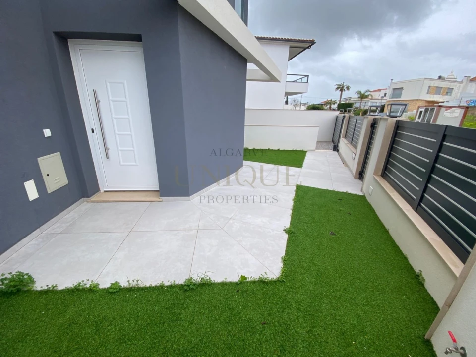 Moradia T4 para Venda em Mexilhoeira Grande Foto 22