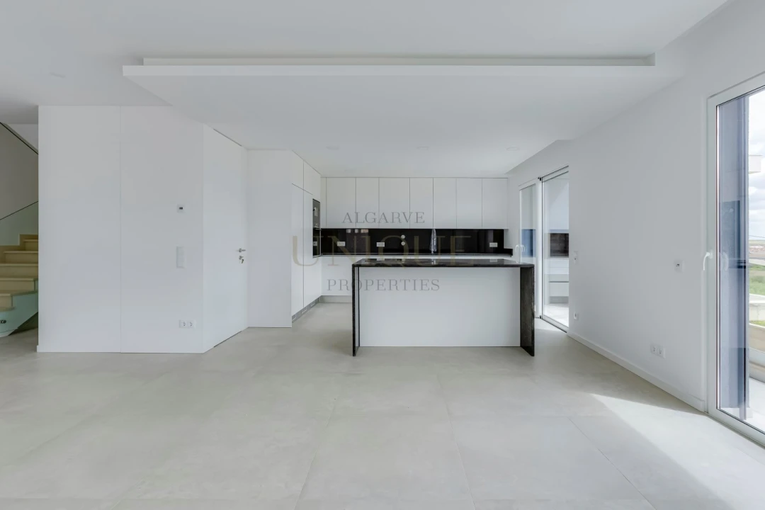 Moradia T4 para Venda em Mexilhoeira Grande Foto 5