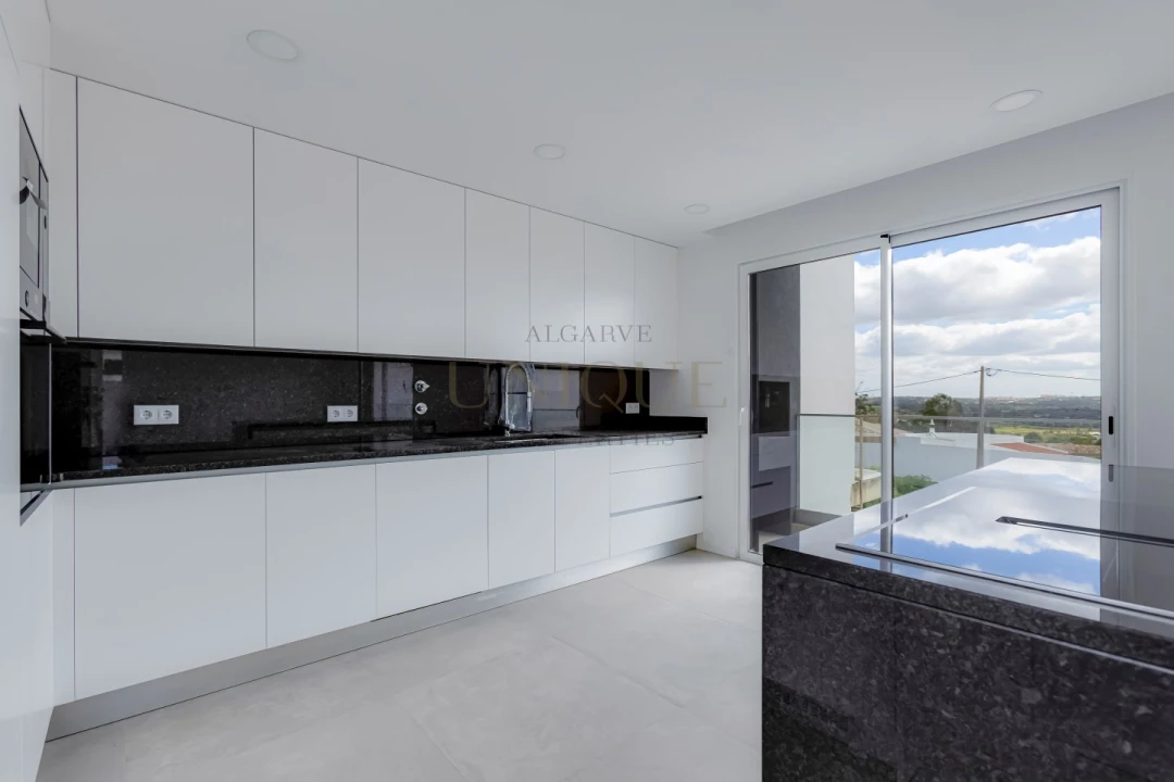 Moradia T4 para Venda em Mexilhoeira Grande Foto 6