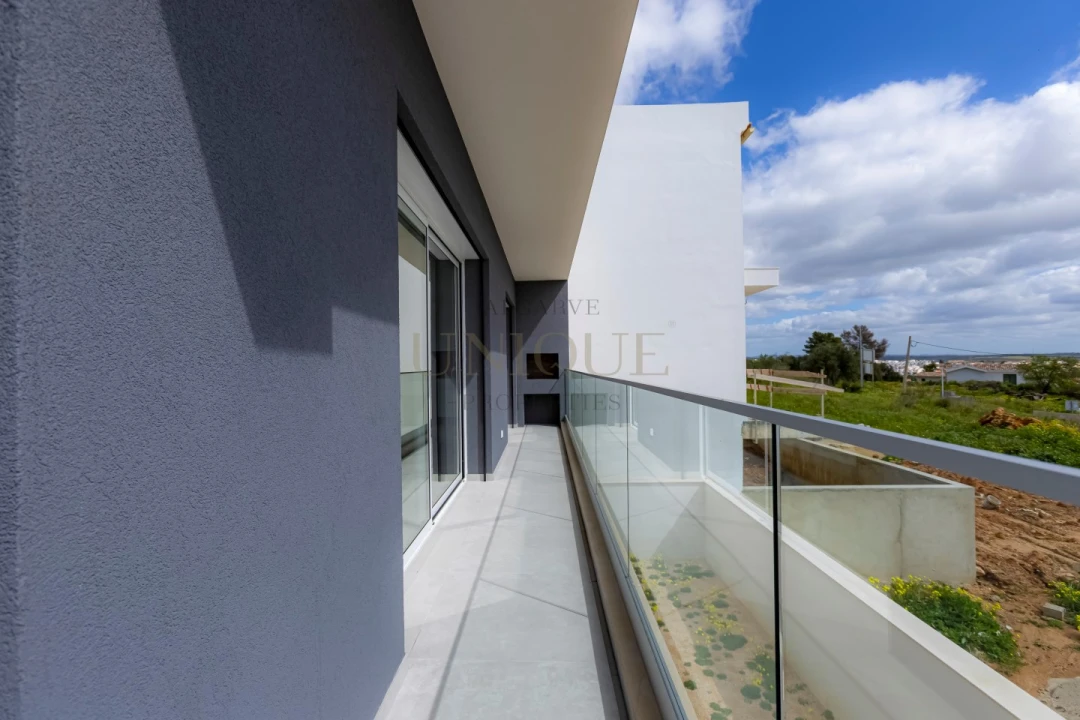 Moradia T4 para Venda em Mexilhoeira Grande Foto 13