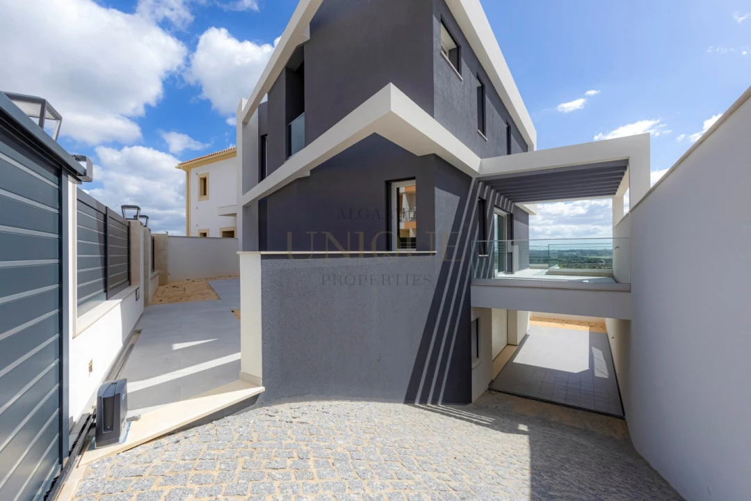 Moradia T4 para Venda em Mexilhoeira Grande Foto 18