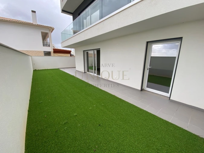 Moradia T4 para Venda em Mexilhoeira Grande Foto 20