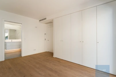 Apartamento T1 para Venda em Oeiras e São Julião da Barra, Paço de Arcos e Caxias