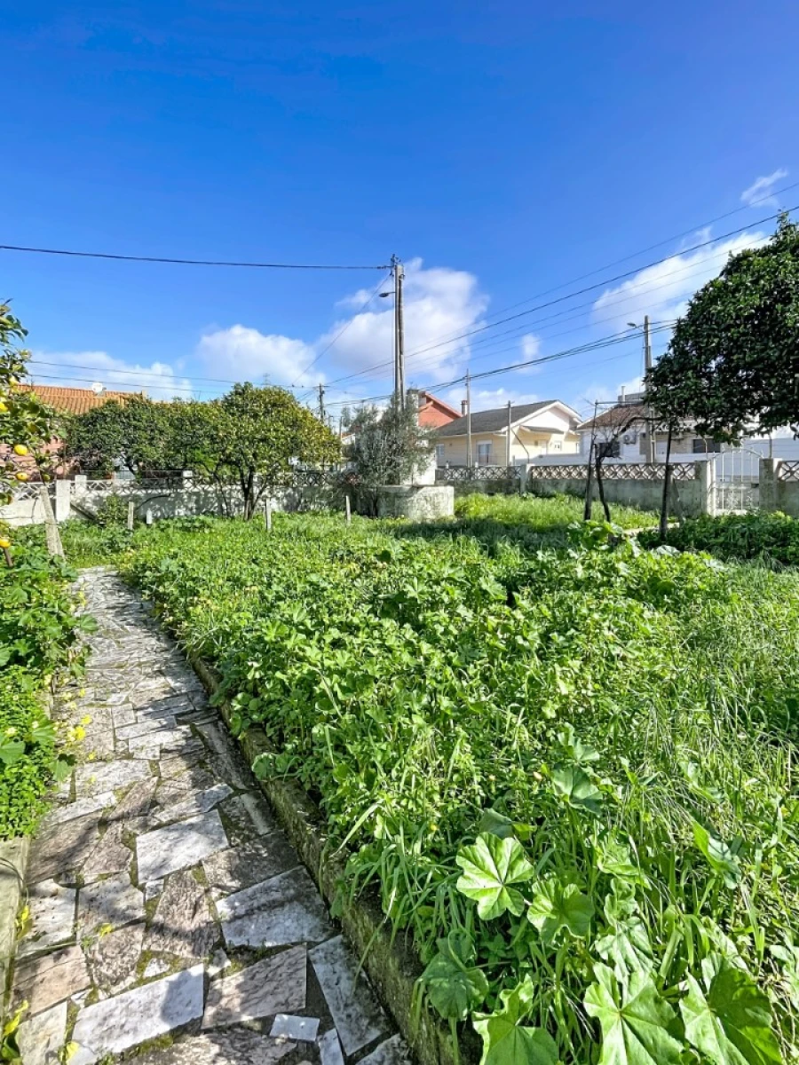 Moradia T2 para Venda em Fernao Ferro Foto 10