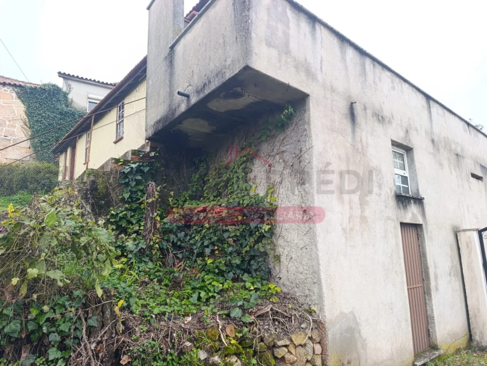 Moradia T2 para Venda em Castelões Foto 3