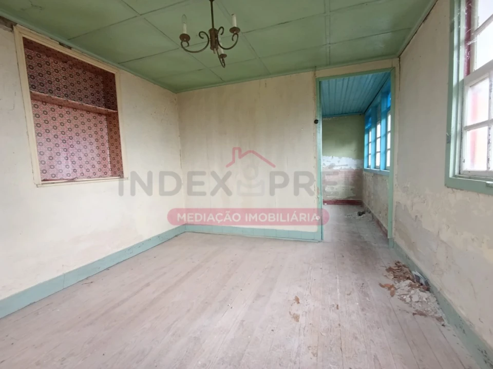 Moradia T2 para Venda em Castelões Foto 7