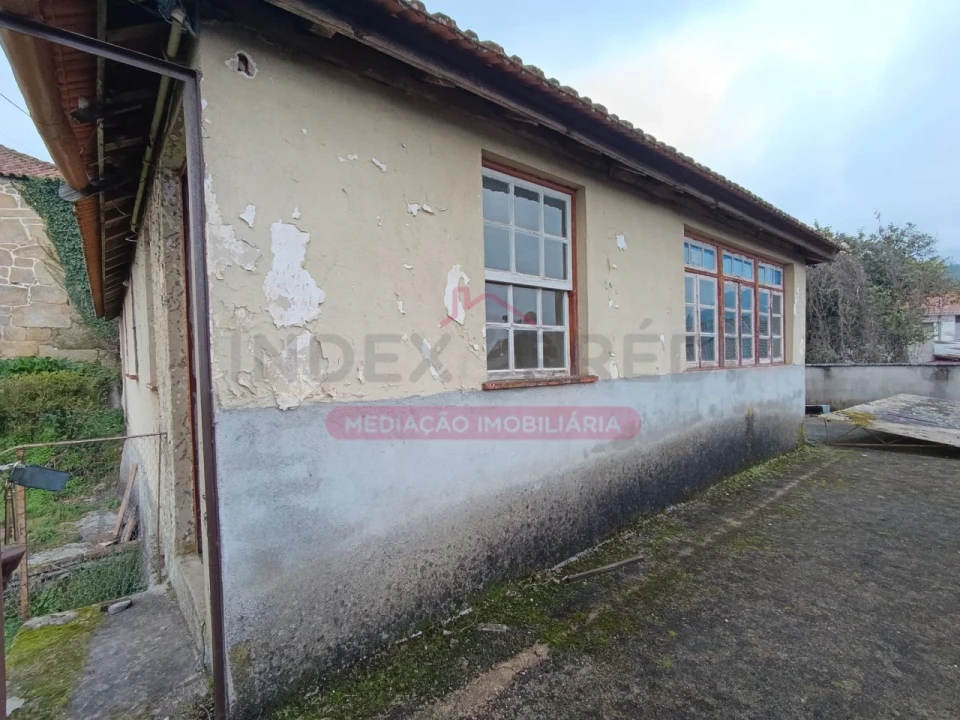 Moradia T2 para Venda em Castelões Foto 9