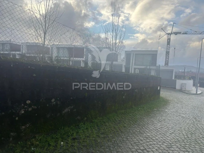 Moradia T3 para Venda em Merelim (São Paio), Panoias e Parada de Tibães Foto 2