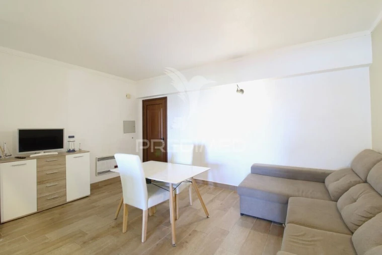 Apartamento T1 para Venda em Portimão Foto 2