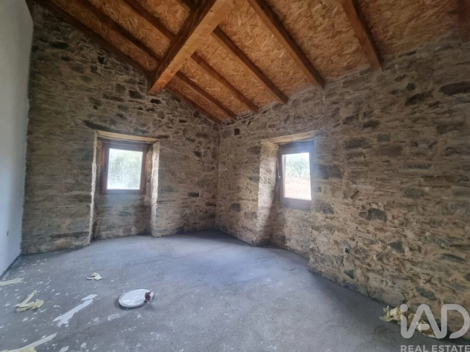 Moradia T3 para Venda em Cernache do Bonjardim, Nesperal e Palhais Foto 2