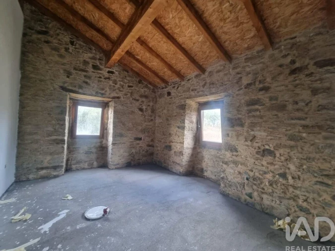 Moradia T3 para Venda em Cernache do Bonjardim, Nesperal e Palhais Foto 2