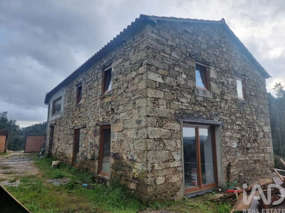 Moradia T3 para Venda em Cernache do Bonjardim, Nesperal e Palhais Foto 1