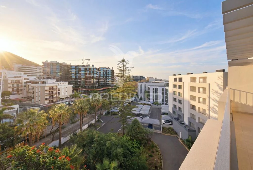 Apartamento T2 para Venda em São Martinho Foto 1