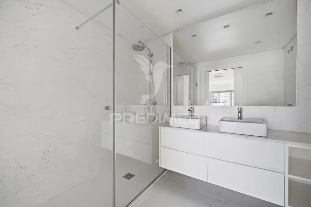 Apartamento T2 para Venda em São Martinho Foto 11