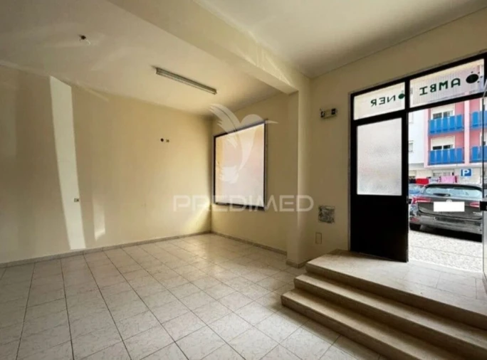 Loja para Venda em Cacém e São Marcos Foto 1