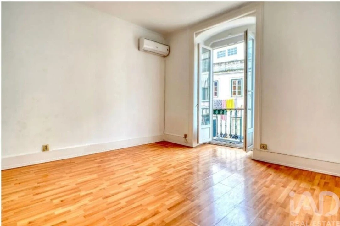 Apartamento T5 para Venda em Santo António Foto 4