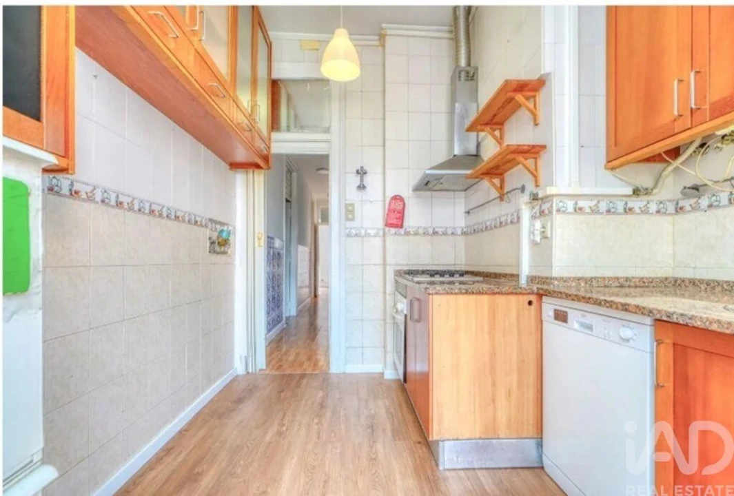 Apartamento T5 para Venda em Santo António Foto 6