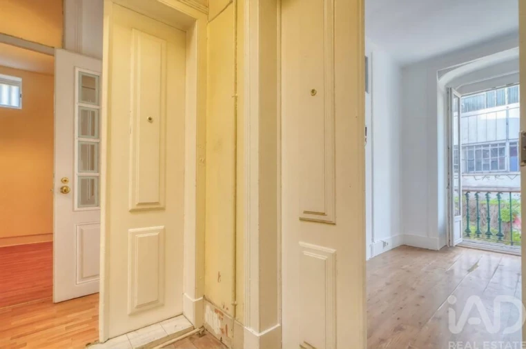 Apartamento T5 para Venda em Santo António Foto 7