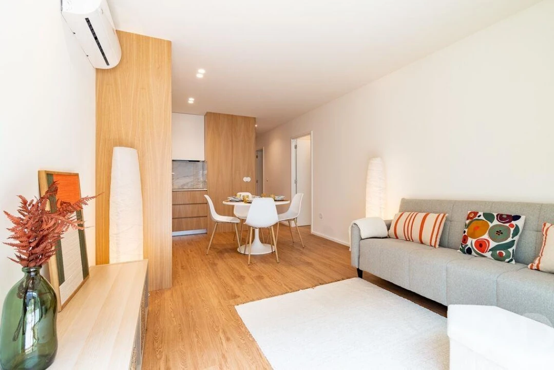 Apartamento T2 para Venda em Paranhos Foto 4