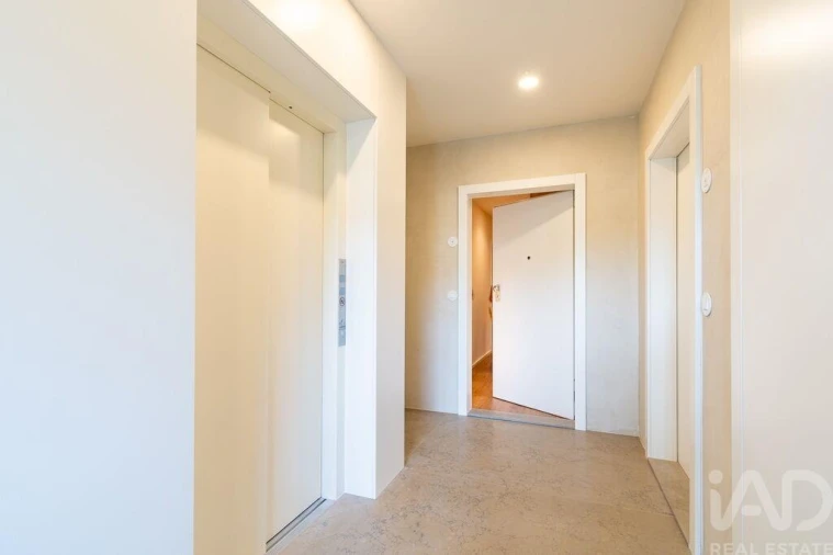 Apartamento T2 para Venda em Paranhos Foto 19