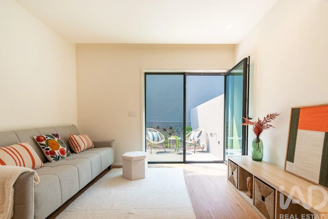 Apartamento T2 para Venda em Paranhos Foto 8
