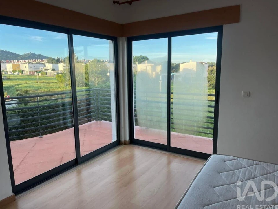 Moradia T4 para Arrendamento em Quinta do Anjo Foto 12