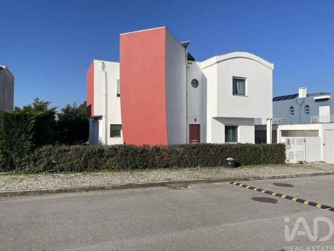 Moradia T4 para Arrendamento em Quinta do Anjo Foto 1