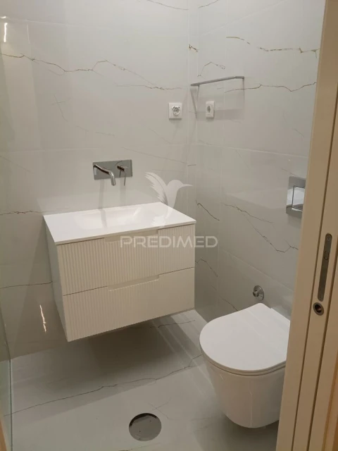 Apartamento T2 para Venda em Lordelo do Ouro e Massarelos