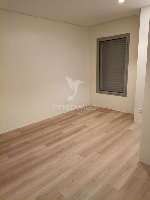 Apartamento T2 para Venda em Lordelo do Ouro e Massarelos