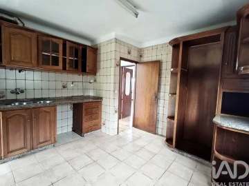 Moradia T6 para Venda em Pedome