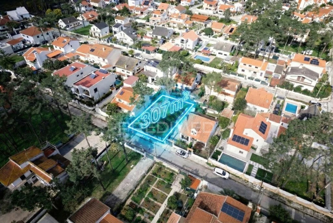 Terreno para Venda em Charneca de Caparica e Sobreda Foto 1