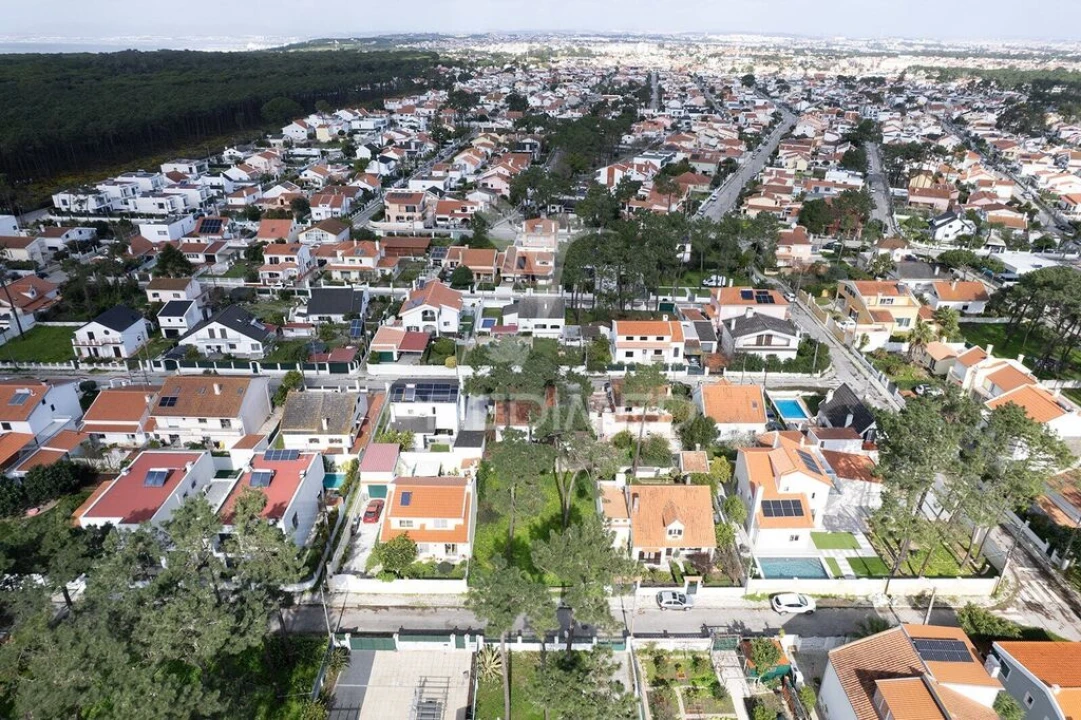 Terreno para Venda em Charneca de Caparica e Sobreda Foto 4