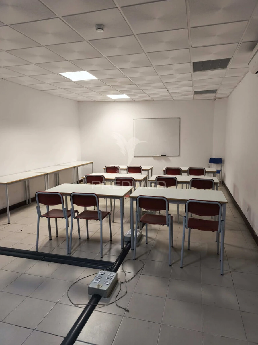 Loja para Venda em Albufeira e Olhos de Água Foto 3