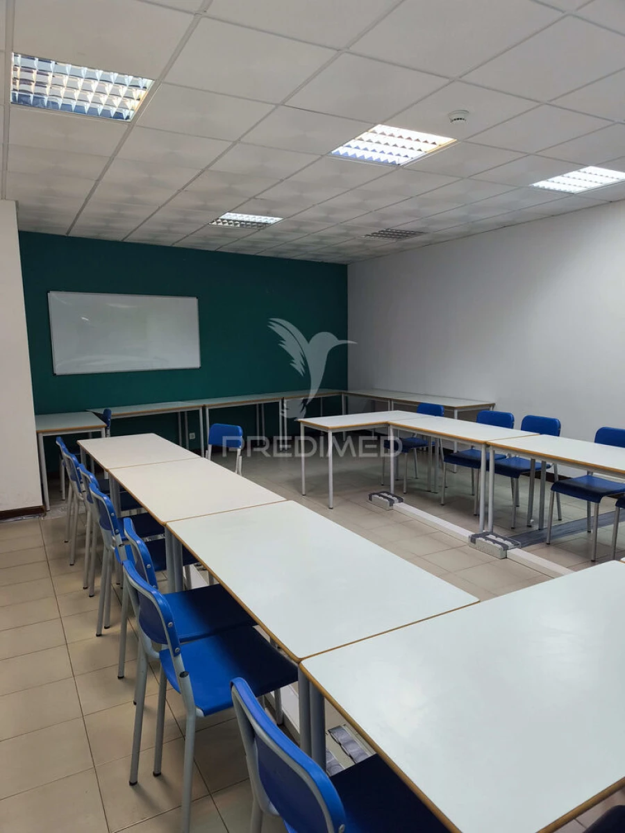 Loja para Venda em Albufeira e Olhos de Água Foto 13