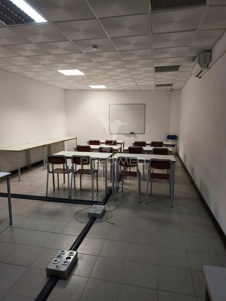 Loja para Venda em Albufeira e Olhos de Água Foto 5