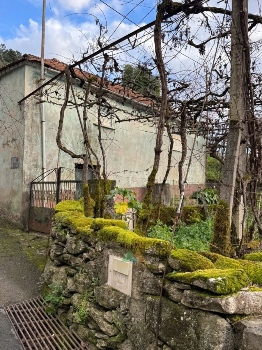 Moradia T2 para Venda em Portela e Extremo Foto 5