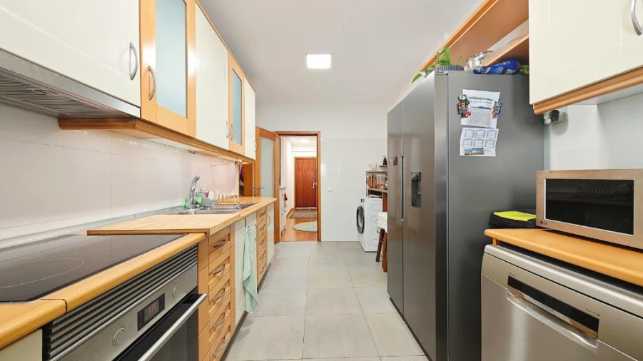 Apartamento T4 para Venda em Santo Antonio dos Olivais Foto 7