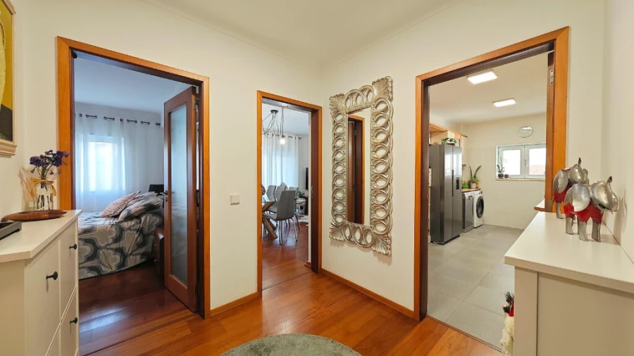 Apartamento T4 para Venda em Santo Antonio dos Olivais Foto 2