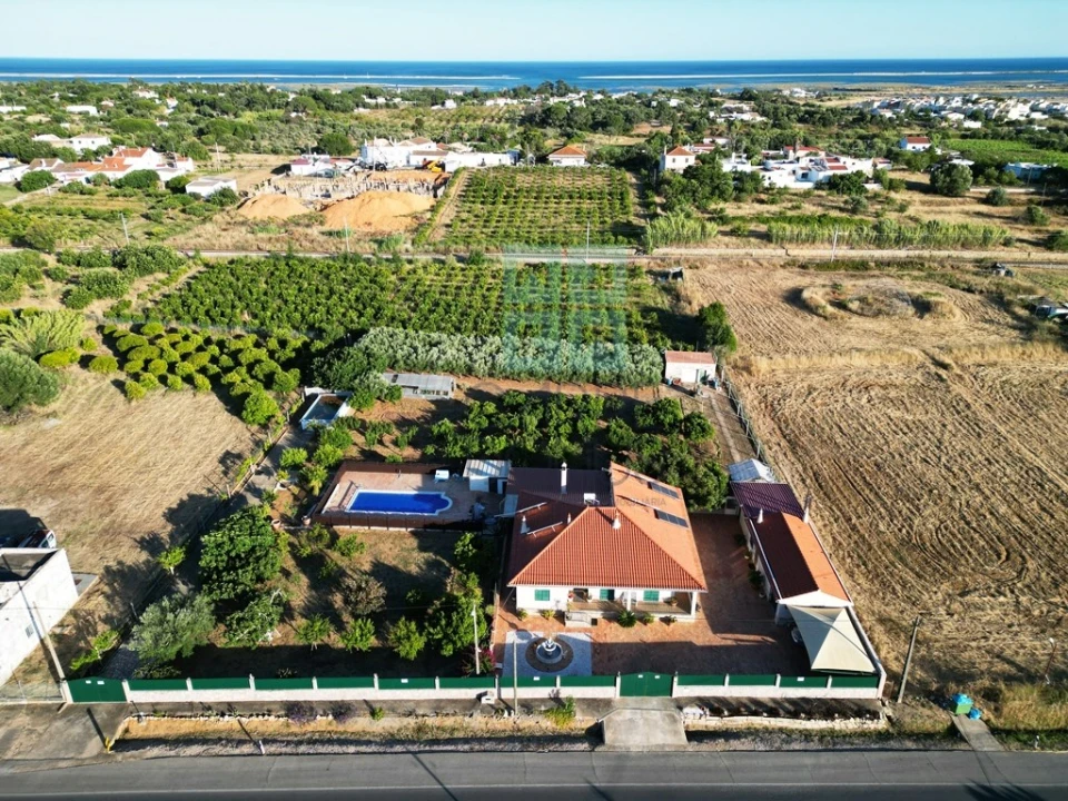 Moradia T4 para Venda em Luz de Tavira e Santo Estêvão Foto 1