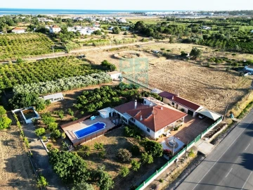Moradia T4 para Venda em Luz de Tavira e Santo Estêvão