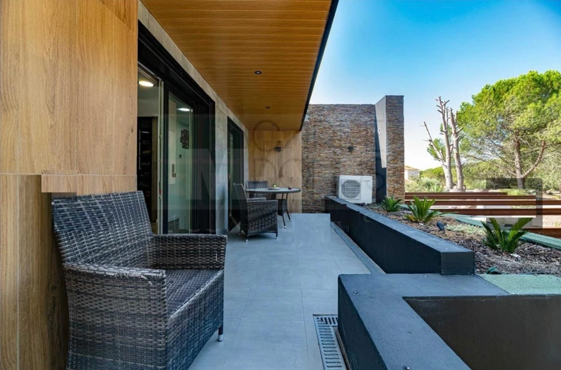 Moradia T4 para Venda em Santo Estêvão Foto 78