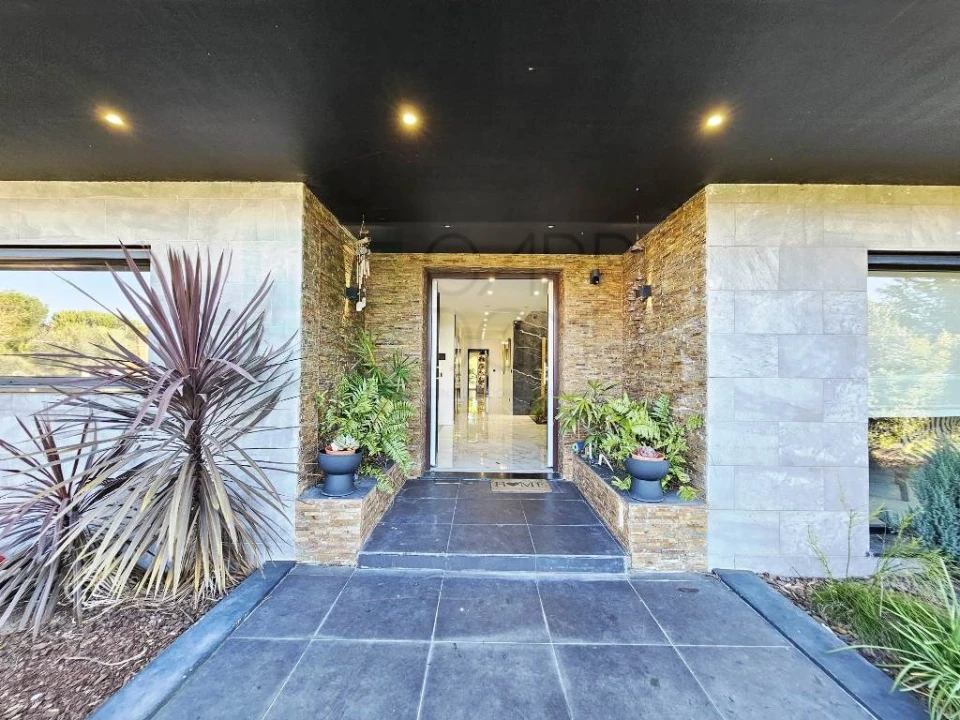 Moradia T4 para Venda em Santo Estêvão Foto 10