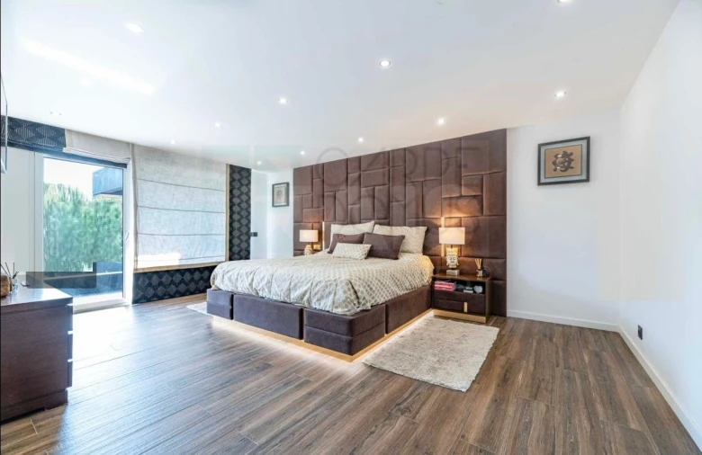 Moradia T4 para Venda em Santo Estêvão Foto 5