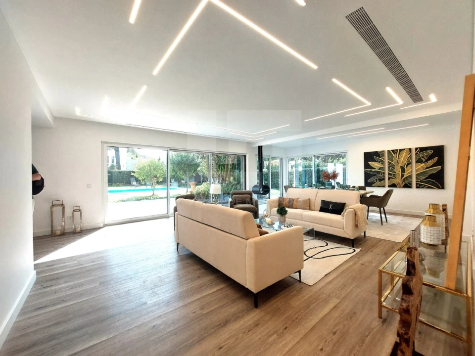 Moradia T4 para Venda em Charneca de Caparica e Sobreda Foto 1