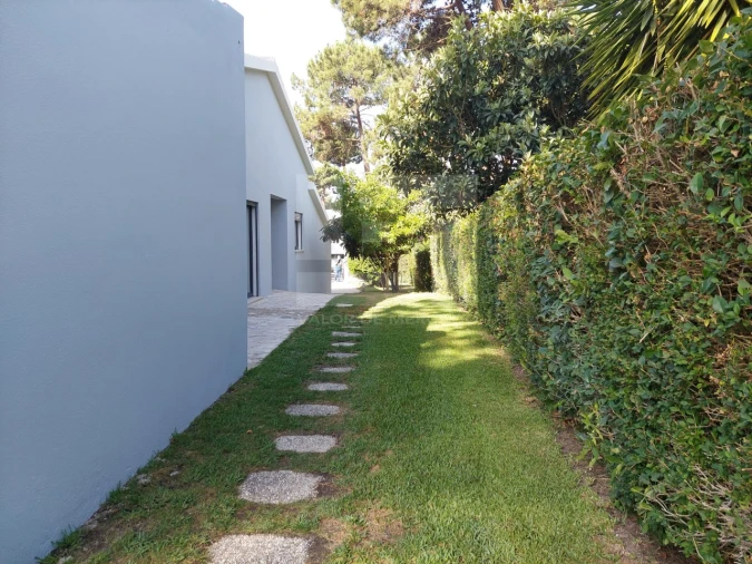 Moradia T4 para Venda em Charneca de Caparica e Sobreda Foto 50