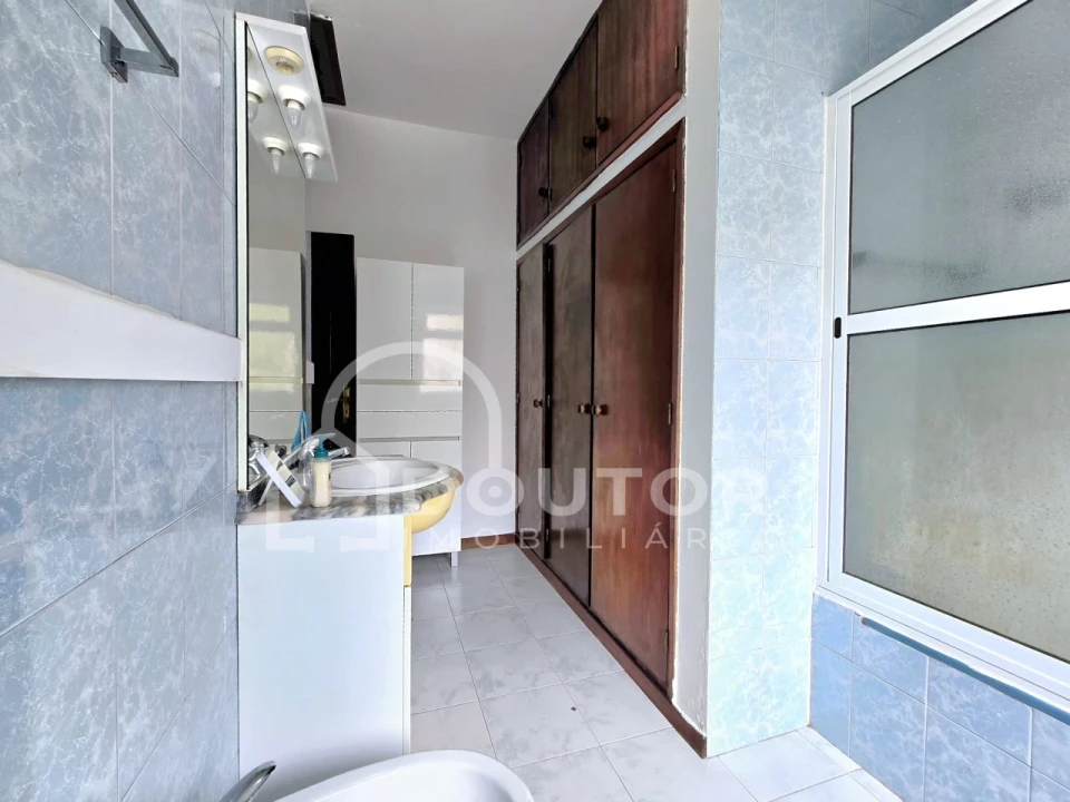 Moradia T3 para Venda em Caniço Foto 21