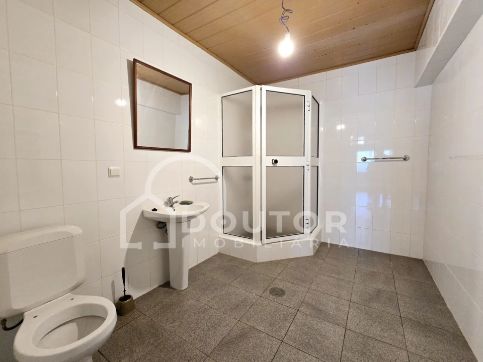 Moradia T3 para Venda em Caniço Foto 28